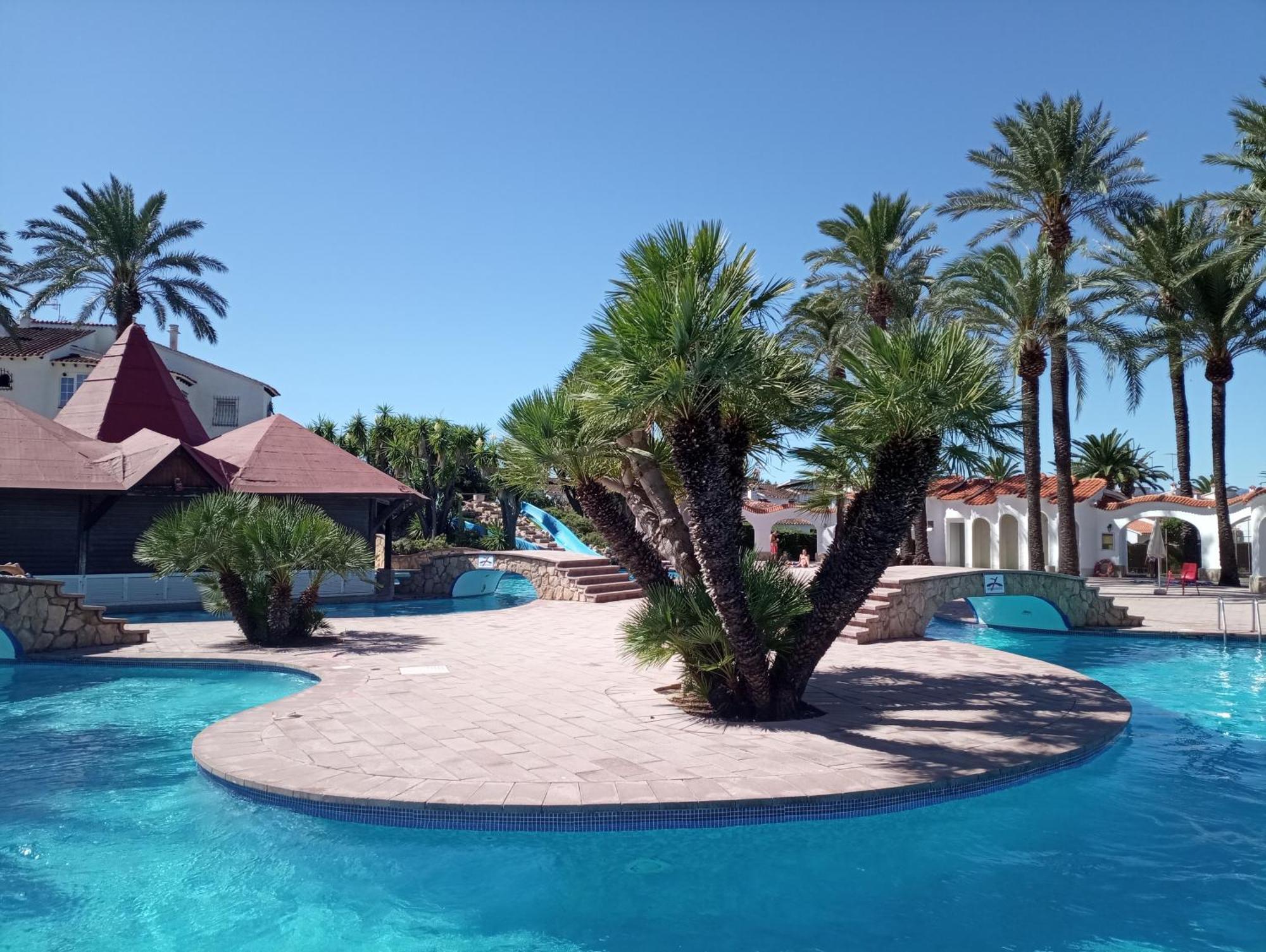 Alojamiento Con Piscina Y Chiringuito Denia Exteriör bild